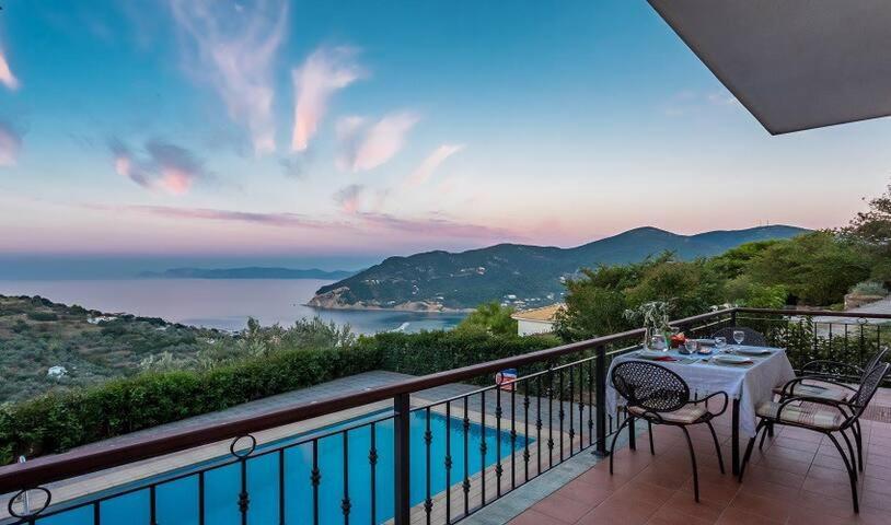 Villa Alegria สโกเปลอสทาวน์ ภายนอก รูปภาพ